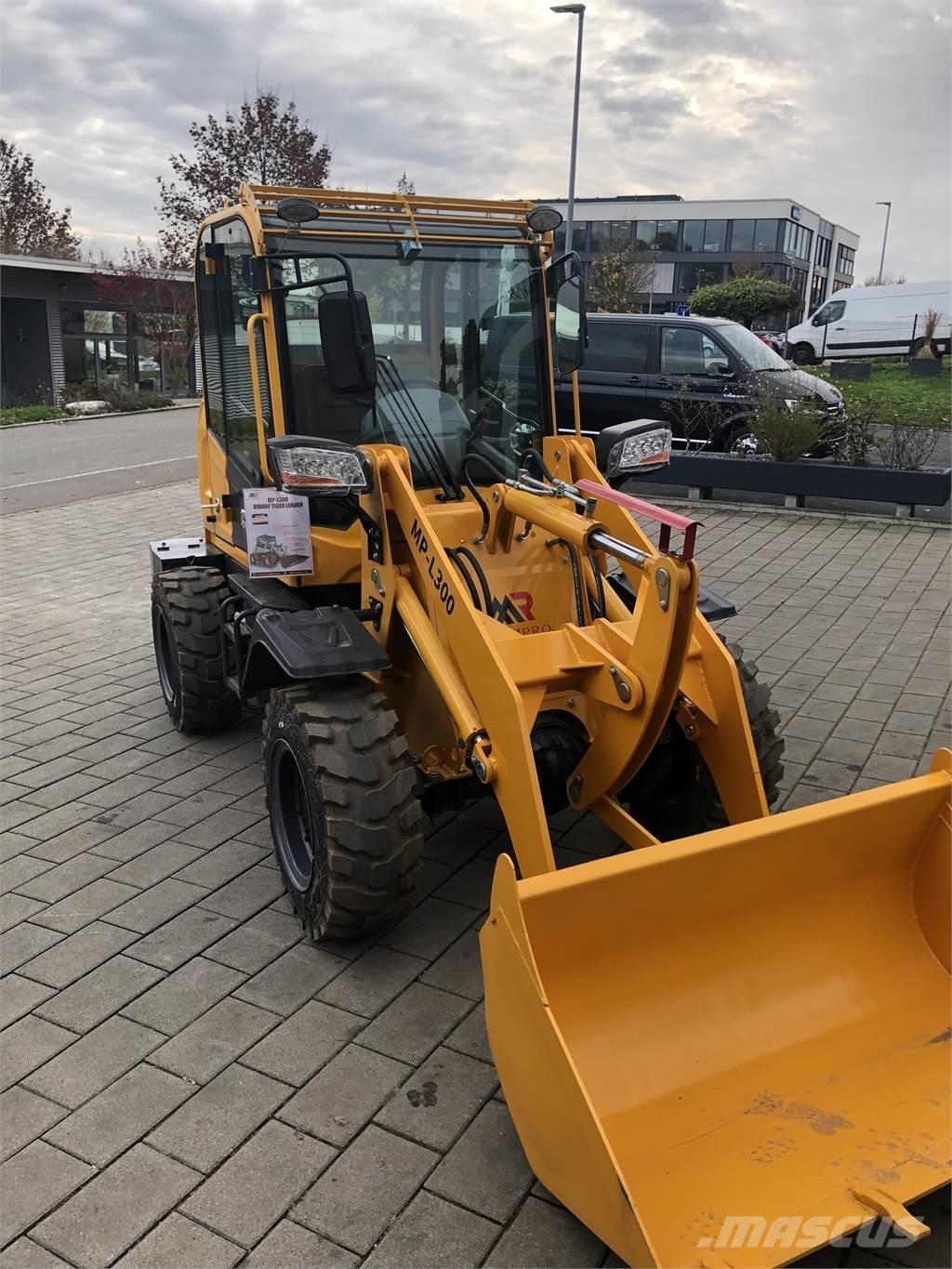  MP-l300 ( Machpro ) Chargeuse sur pneus