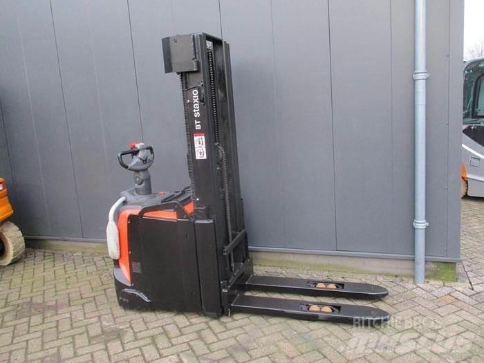 BT SPE 140L Gerbeur accompagnant