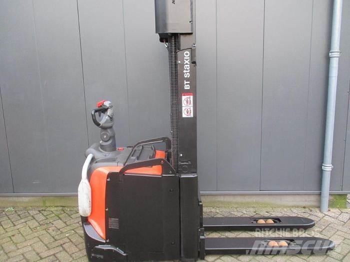 BT SPE 140L Gerbeur accompagnant