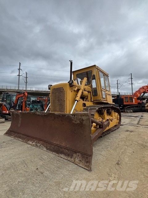 CAT D 6 D Bouteurs sur chenilles