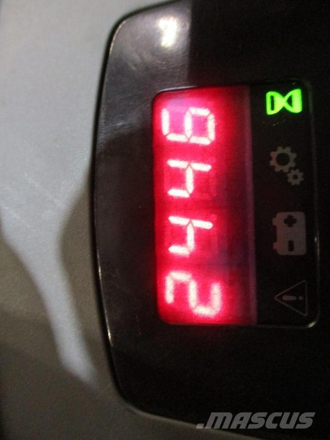 Toyota LPE250 Transpalette accompagnant porté debout