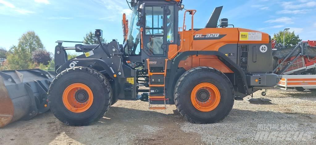 Doosan DL 320-7 Chargeuse sur pneus