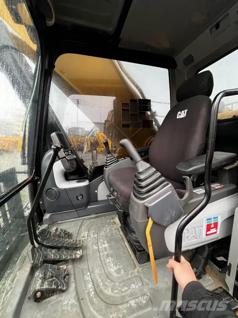 CAT 349 D2 Pelle sur chenilles
