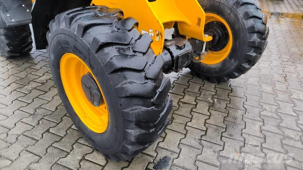 JCB 406 Chargeuse sur pneus