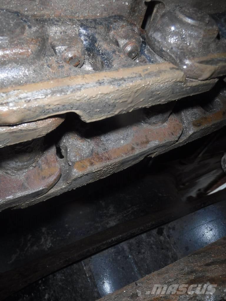 Hitachi ZX 135 US-6 Pelle sur chenilles