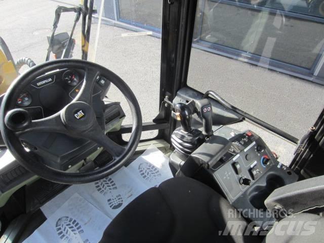 CAT 906 Chargeuse sur pneus