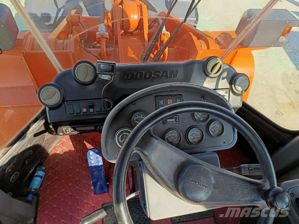 Doosan DL 505 Chargeuse sur pneus