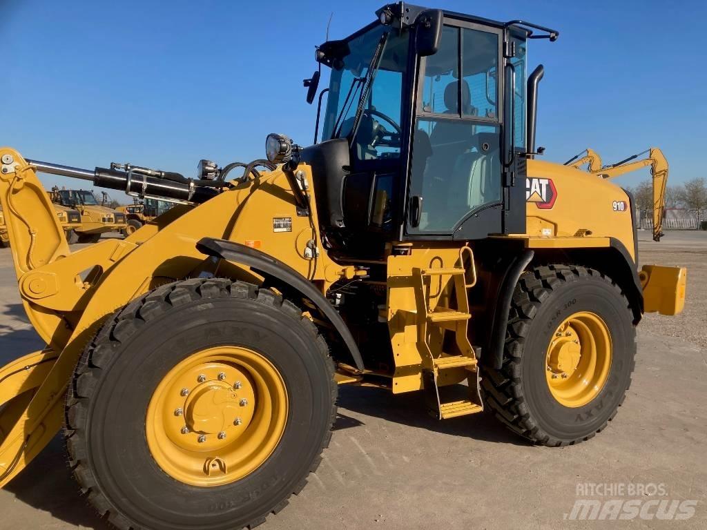 CAT 910 Chargeuse sur pneus