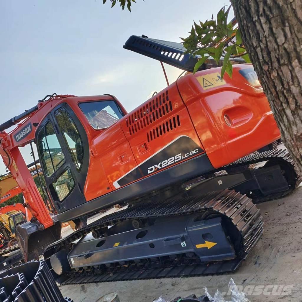 Doosan DX 225 LC Pelle sur chenilles