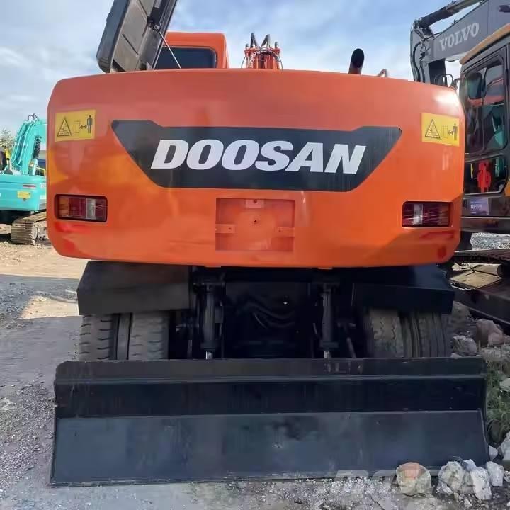 Doosan DX150W-9C Pelle sur pneus