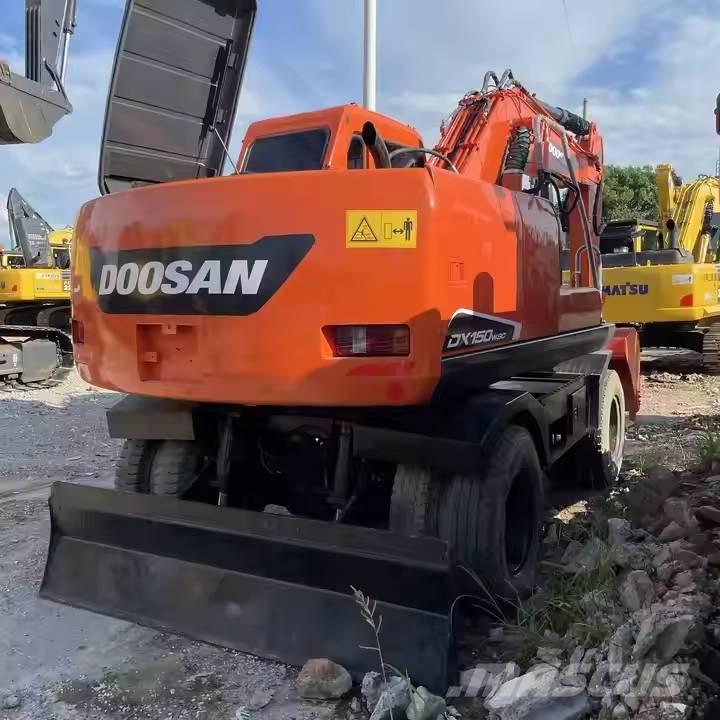Doosan DX150W-9C Pelle sur pneus