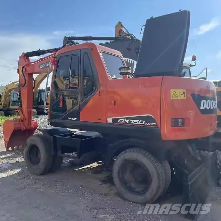 Doosan DX150W-9C Pelle sur pneus