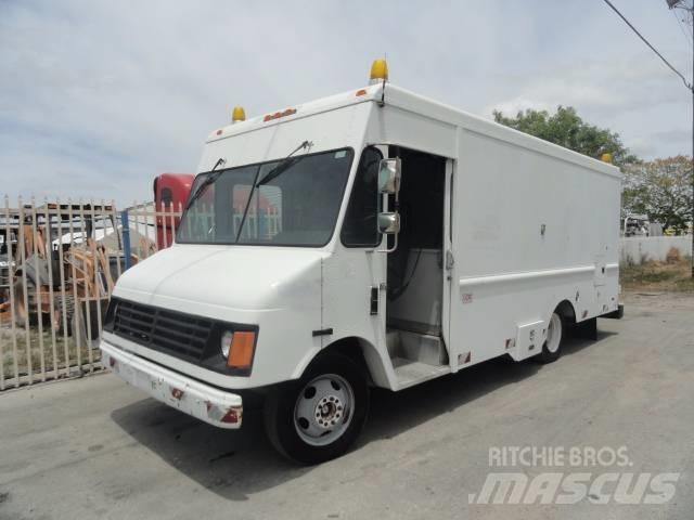 GMC P30 Camions et véhicules municipaux