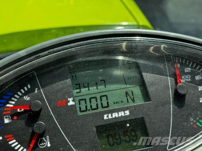 CLAAS AXION 830 Tracteur