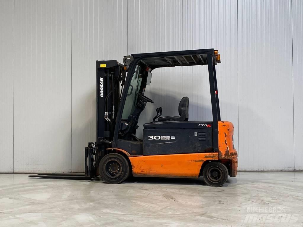 Doosan B30X-5 Chariots élévateurs électriques