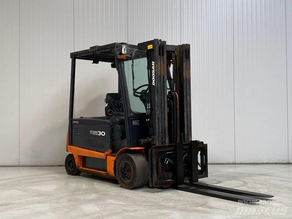 Doosan B30X-5 Chariots élévateurs électriques