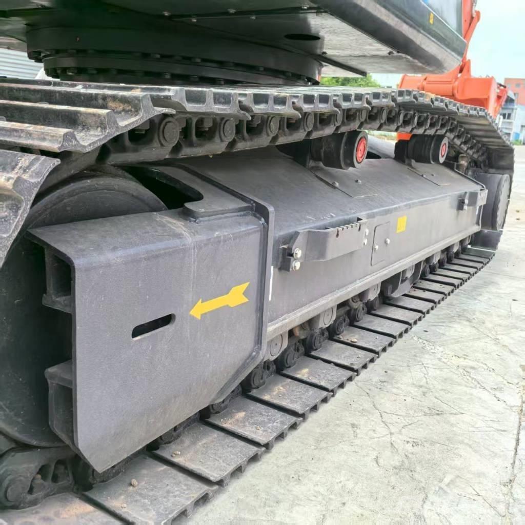 Hitachi ZX 350 HG Pelle sur chenilles