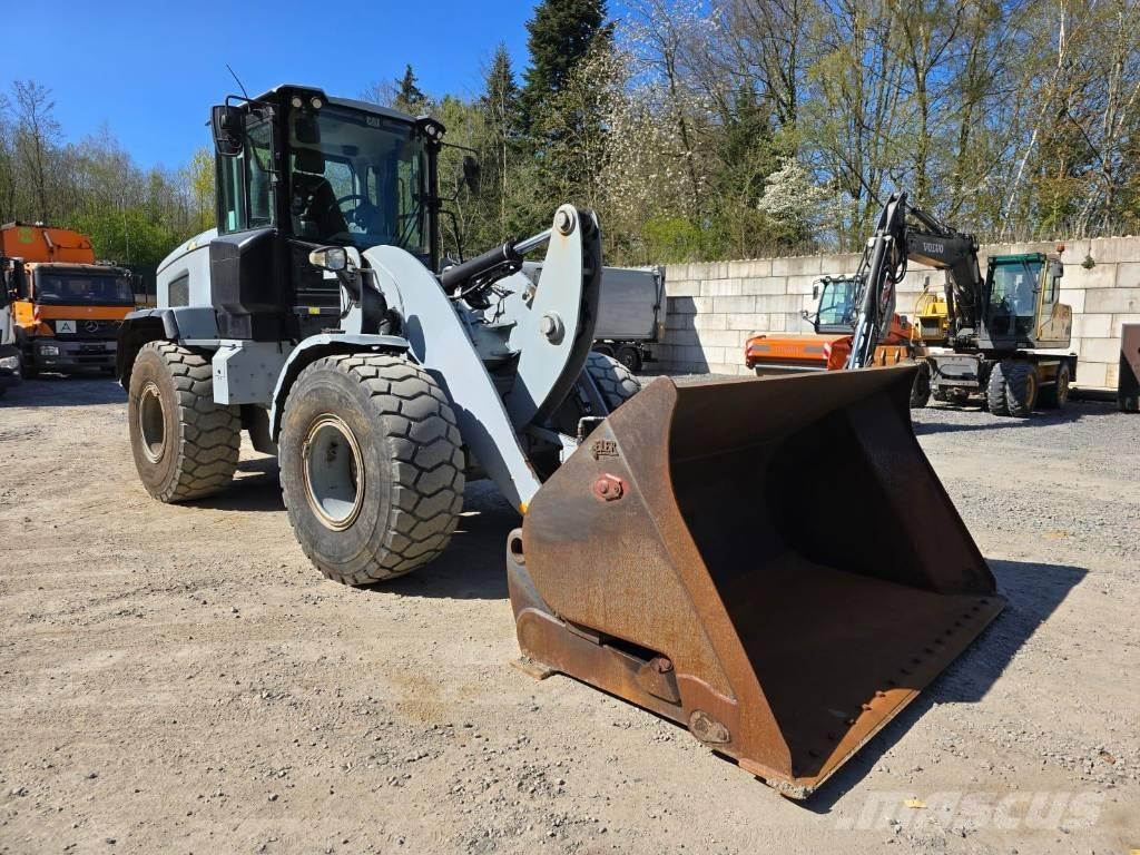 CAT 926M Chargeuse sur pneus