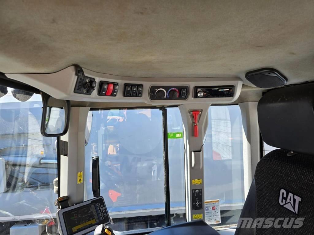 CAT 926M Chargeuse sur pneus