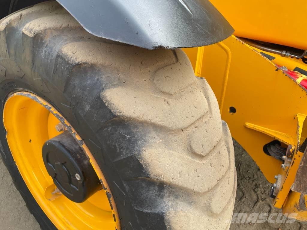 JCB 540-140 Chariot télescopique