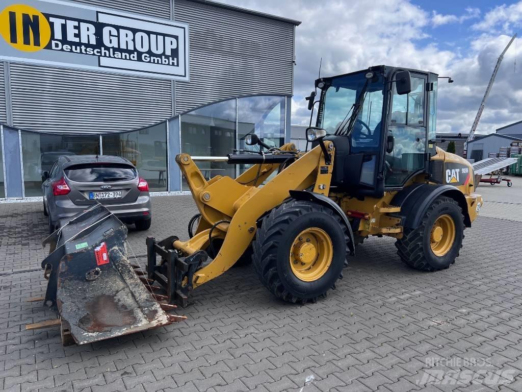 CAT 908 H Chargeuse sur pneus