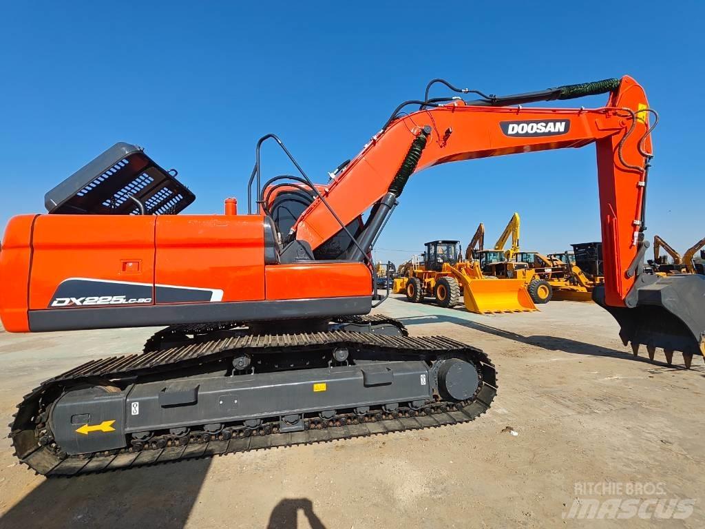 Doosan DX 225 LC Pelle sur chenilles