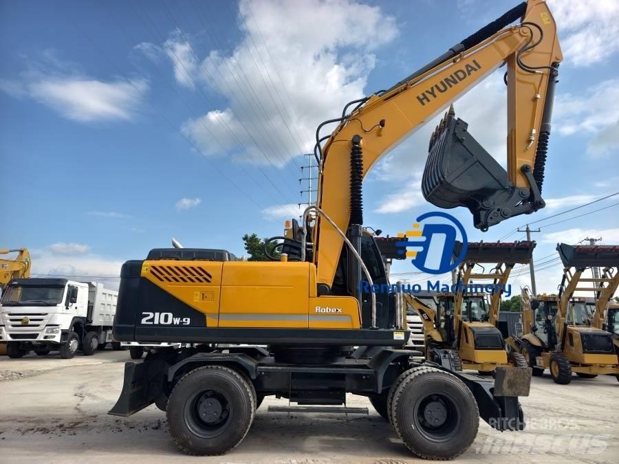 Hyundai 210W-9 Pelle sur pneus