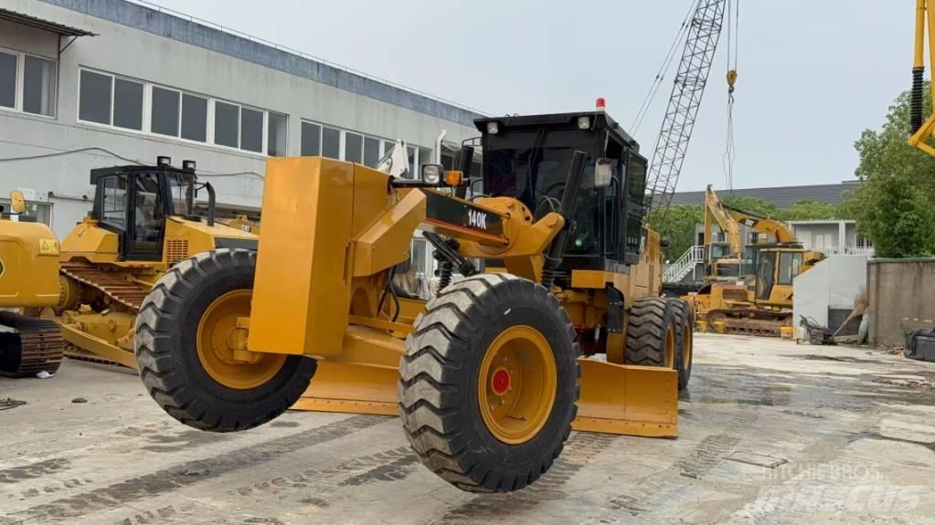 CAT 140 K Niveleuse