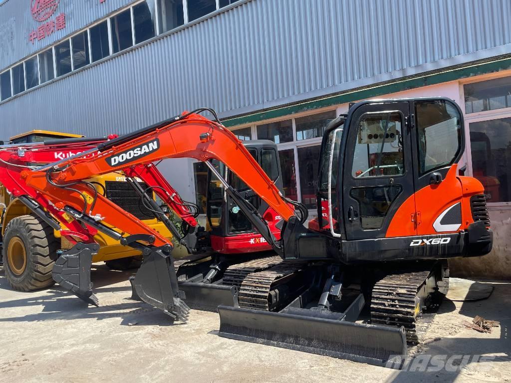Doosan DX 60 Pelle sur chenilles