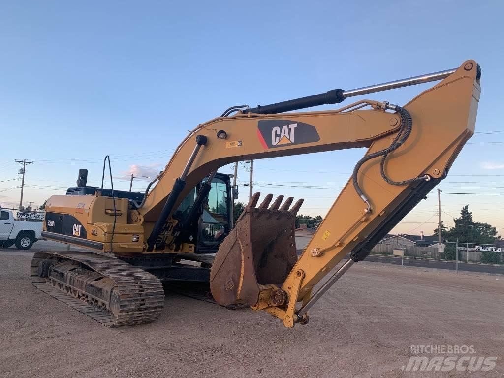 CAT 324 D L Pelle sur chenilles