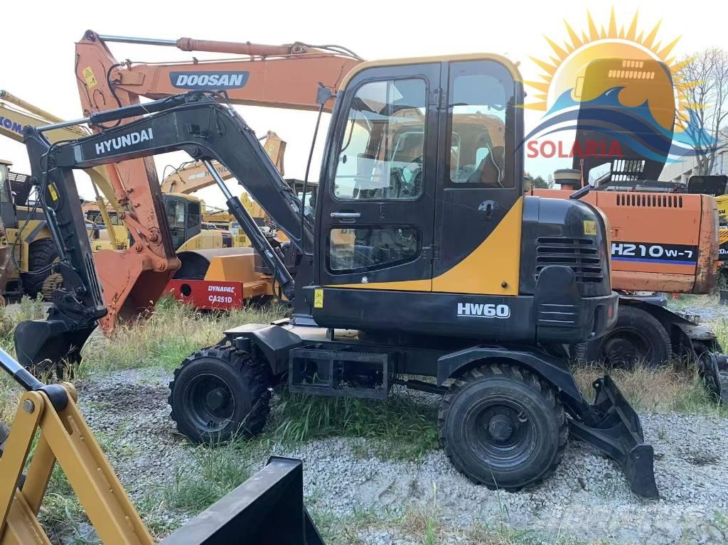 Hyundai R60W HW Pelle sur pneus