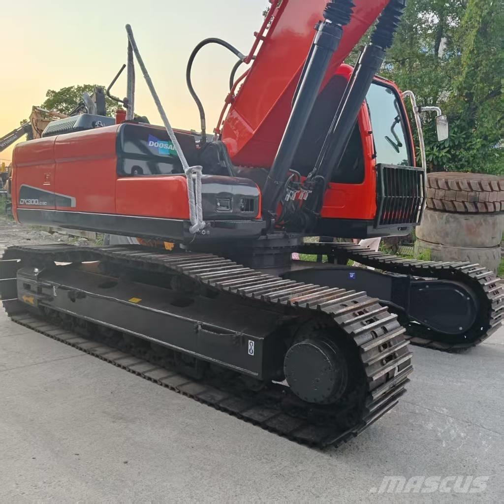 Doosan DX 300 Pelle sur chenilles