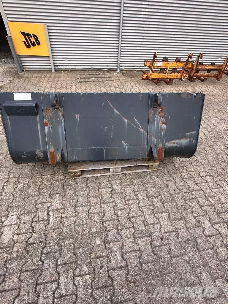 JCB Læsseskovl - 226cm Godet