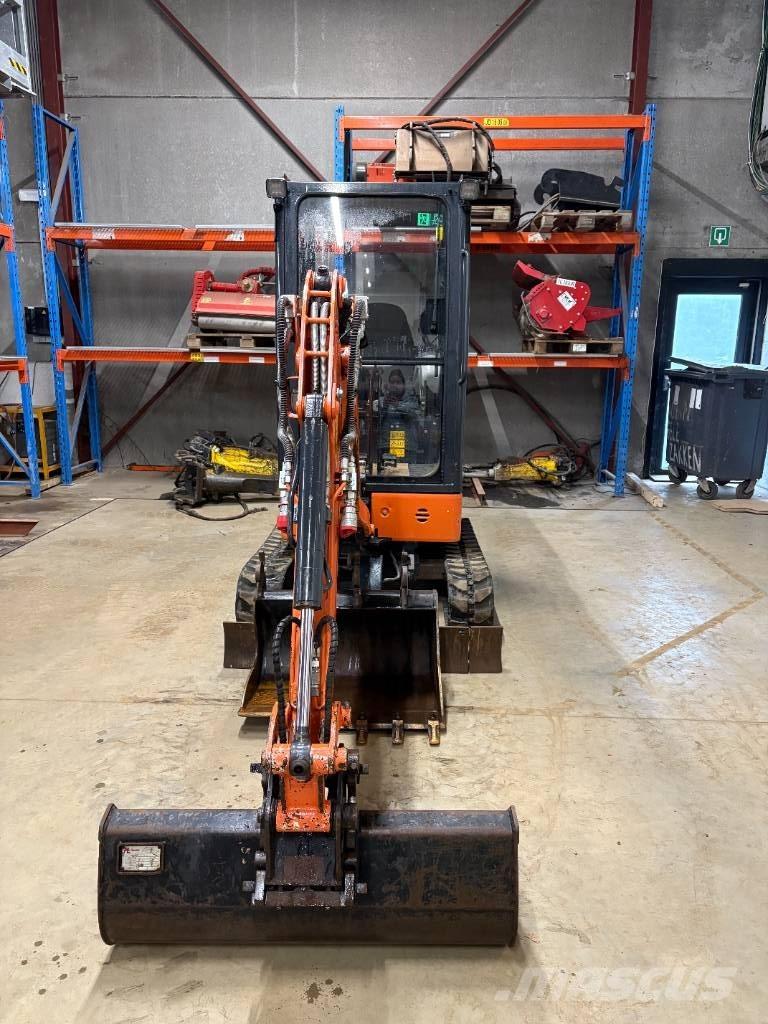 Hitachi ZX 19-6 Mini pelle < 7t