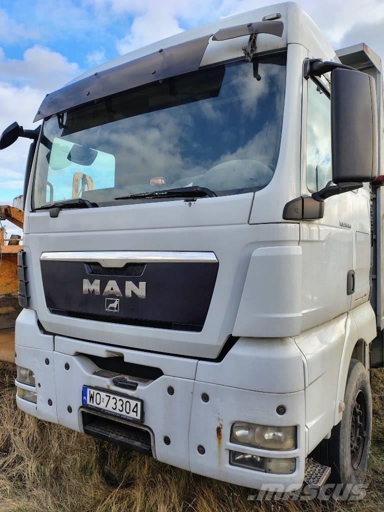 MAN TGX 33.580 Camion plateau ridelle avec grue