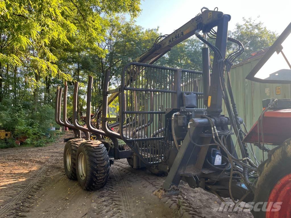 Kesla 122HD Remorque forestière avec grue
