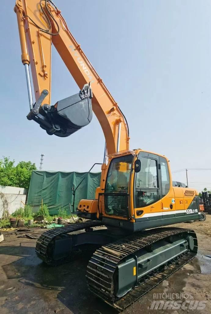 Hyundai R220LC-9 Pelle sur chenilles