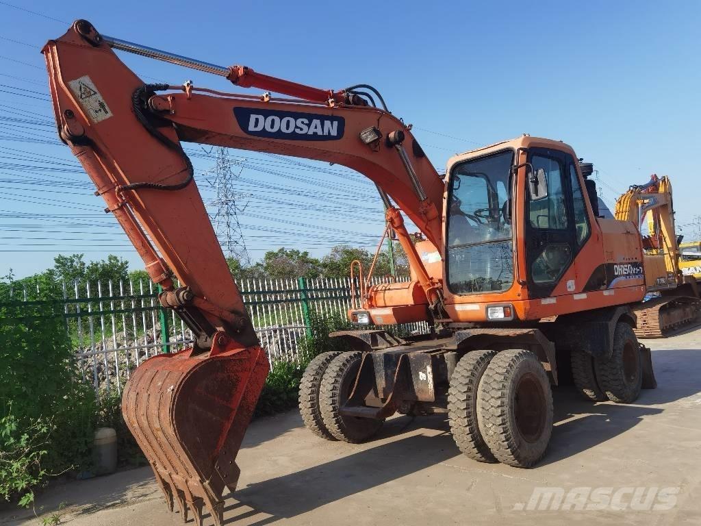 Doosan DH150W-7 Pelle sur pneus