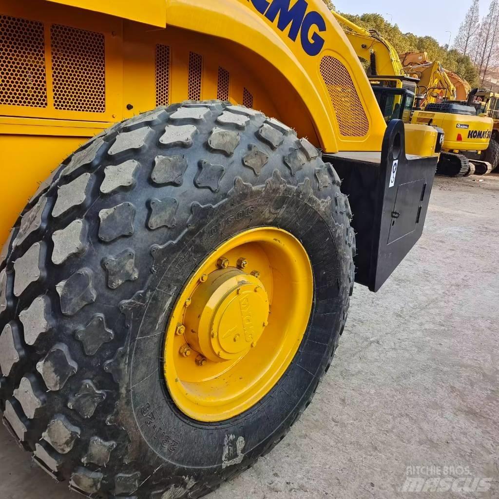 XCMG XS 142 J Rouleaux monocylindre