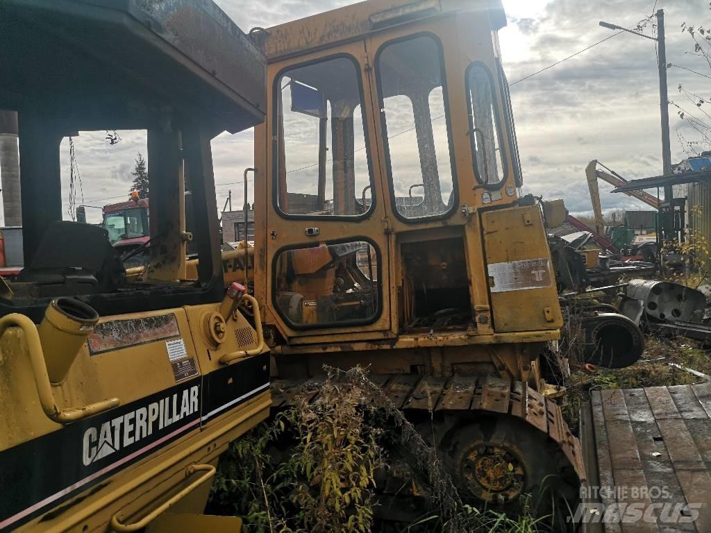 CAT D 5 M XL Bouteurs sur chenilles