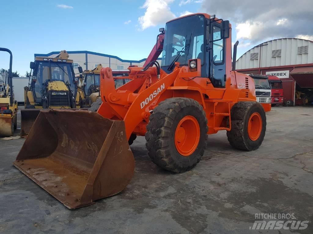 Doosan 160 v Chargeur frontal, fourche