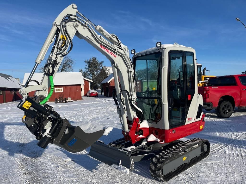 Takeuchi TB225 Mini pelle < 7t