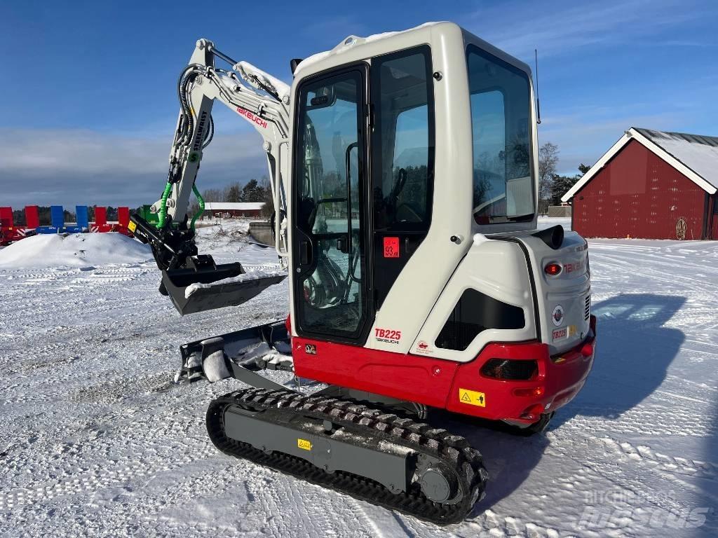 Takeuchi TB225 Mini pelle < 7t