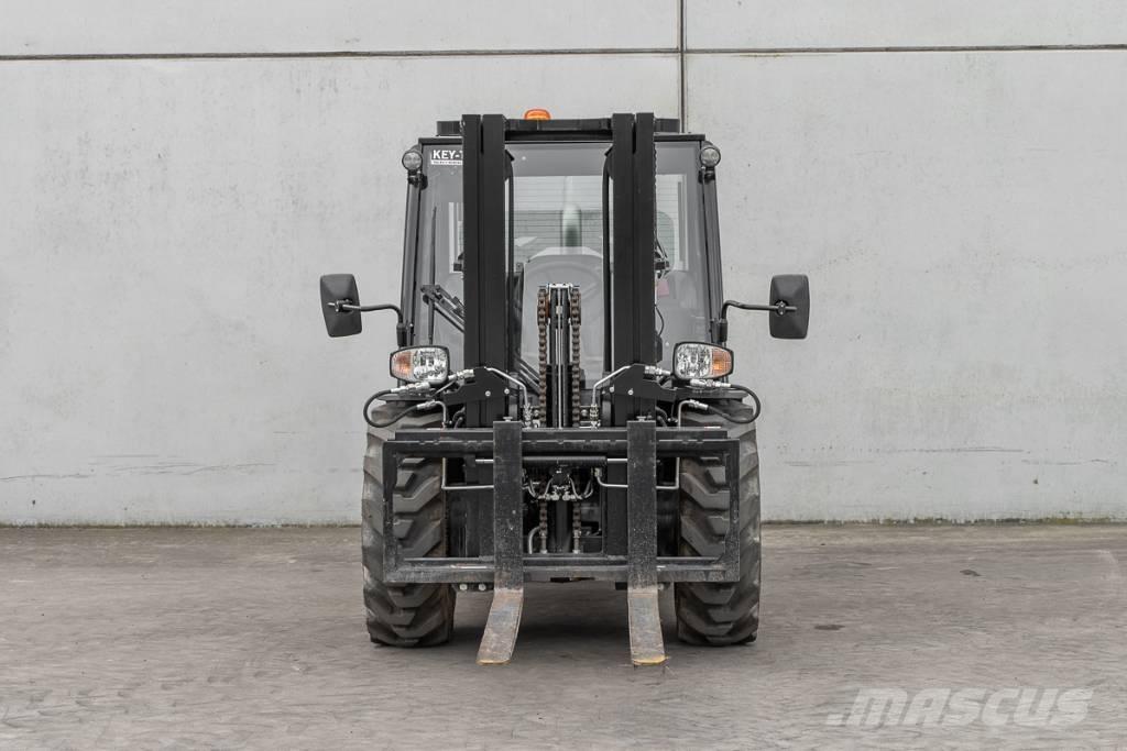 Manitou MC 30-4 Chariots diesel