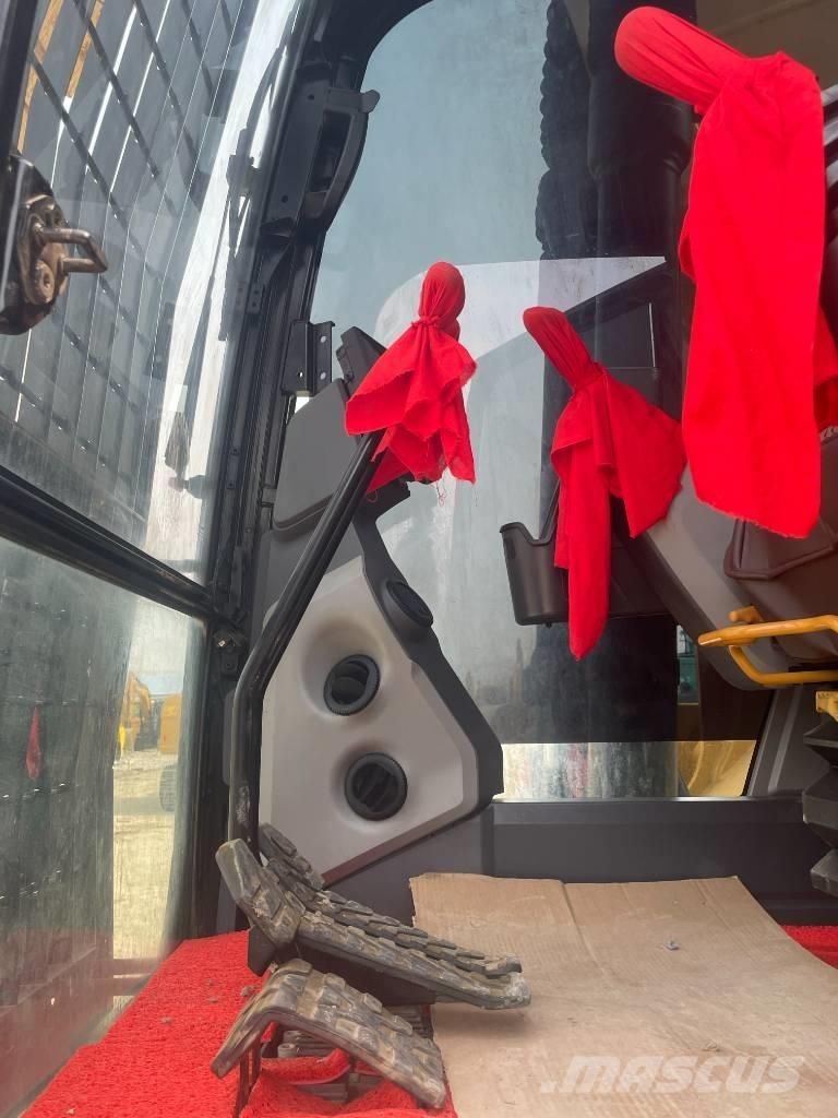 CAT 323GC Pelle sur chenilles