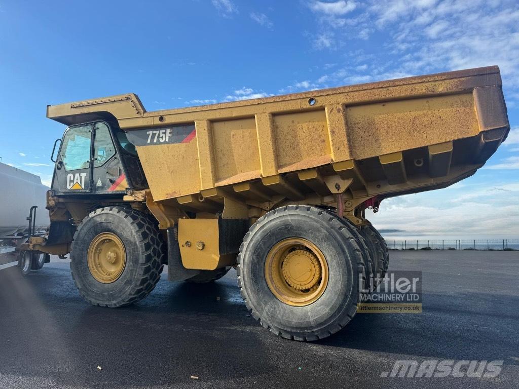 CAT 775 F Tombereau rigide