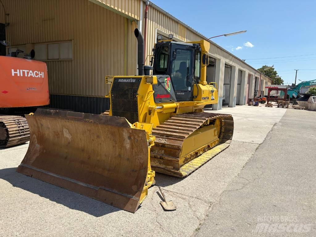 Komatsu 61 PX Bouteurs sur chenilles