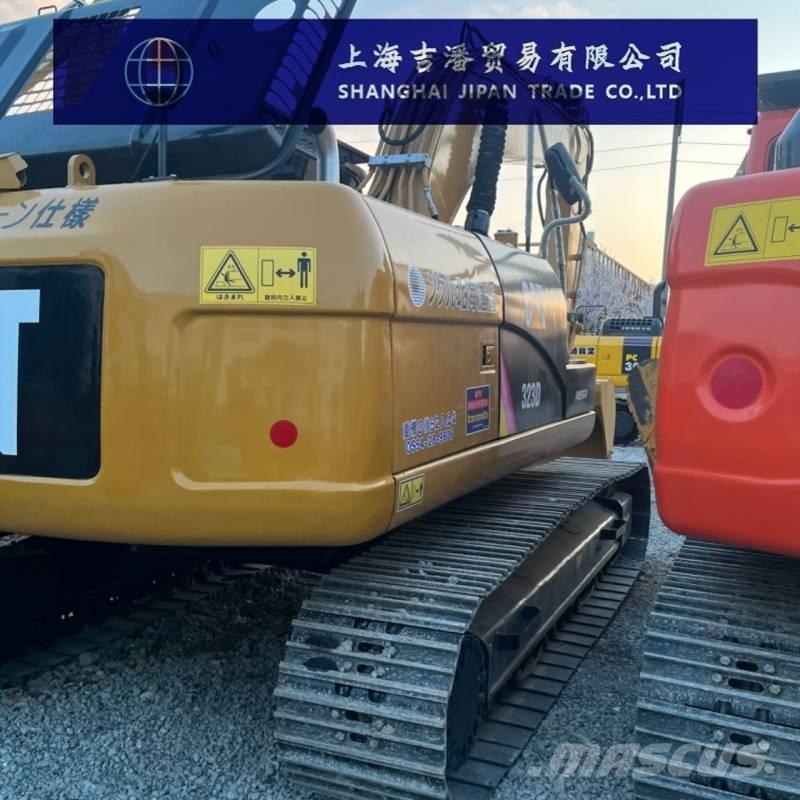 CAT 323 D Pelle sur chenilles