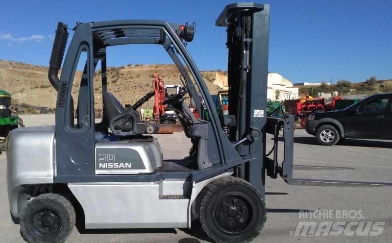 Nissan FGD02A30Q Chariots diesel