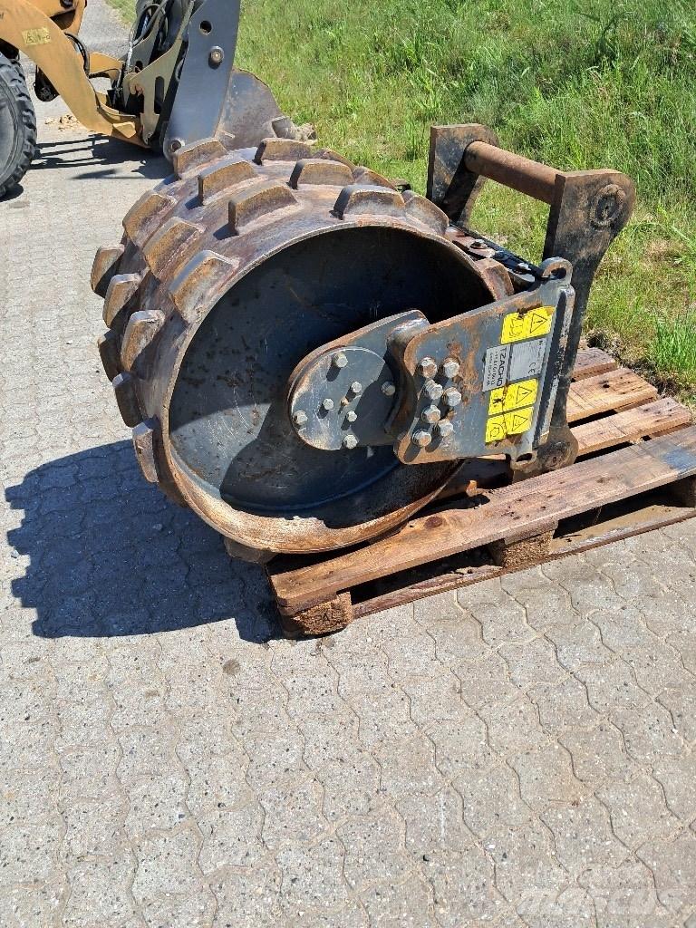 CASE 800x600 Accessoires et pièces pour compacteur